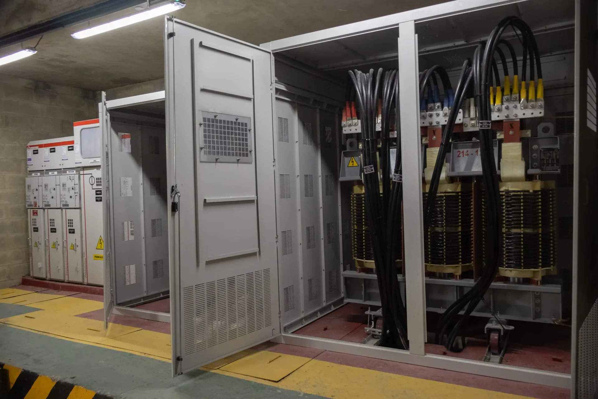 subestacion-electrica-transformadores-gis Subestación eléctrica compacta tipo GIS con transformadores secos encapsulados